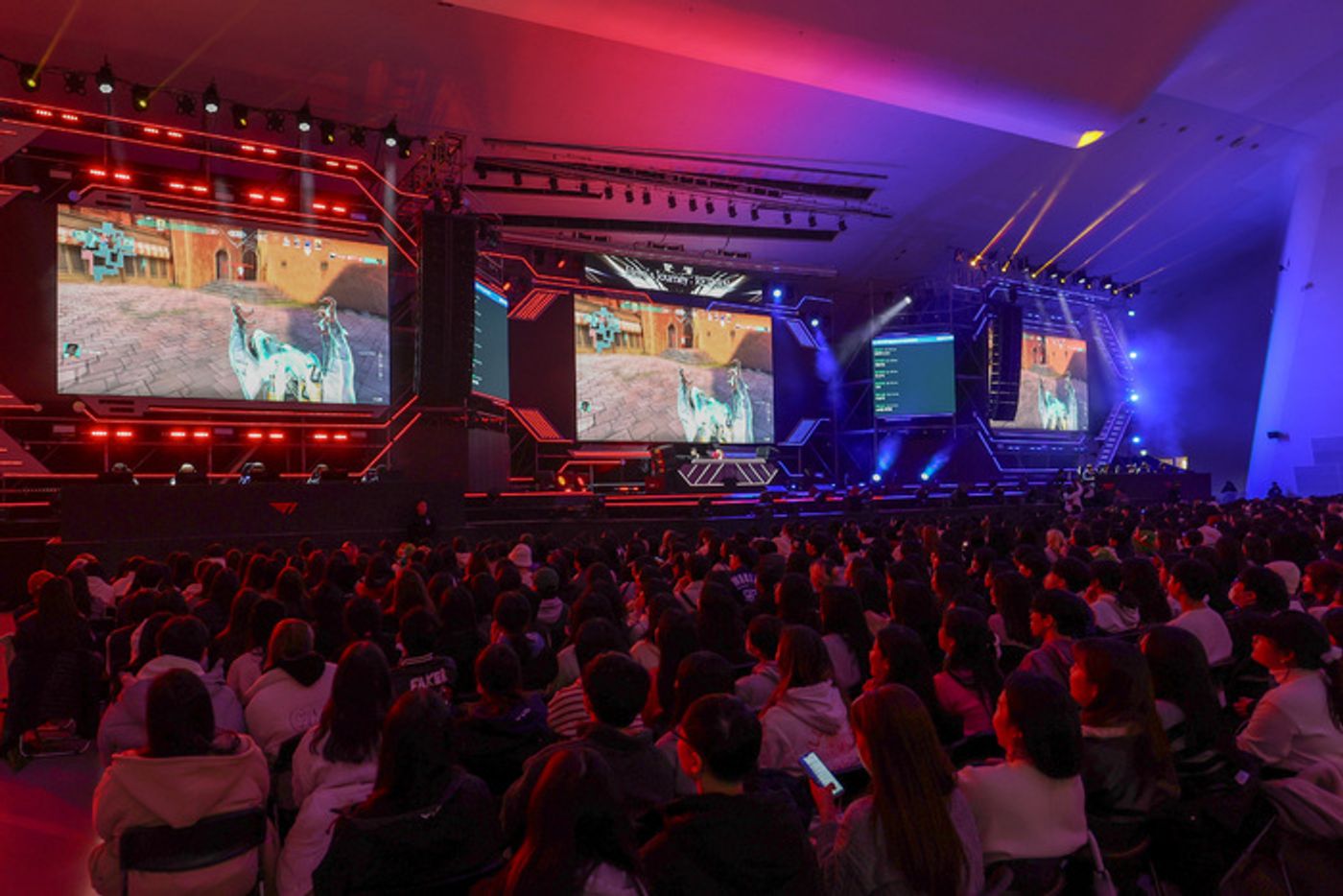 Photos: Jay Park, Chung Ha, and More Ring in the New Year at SEOULCon  Image