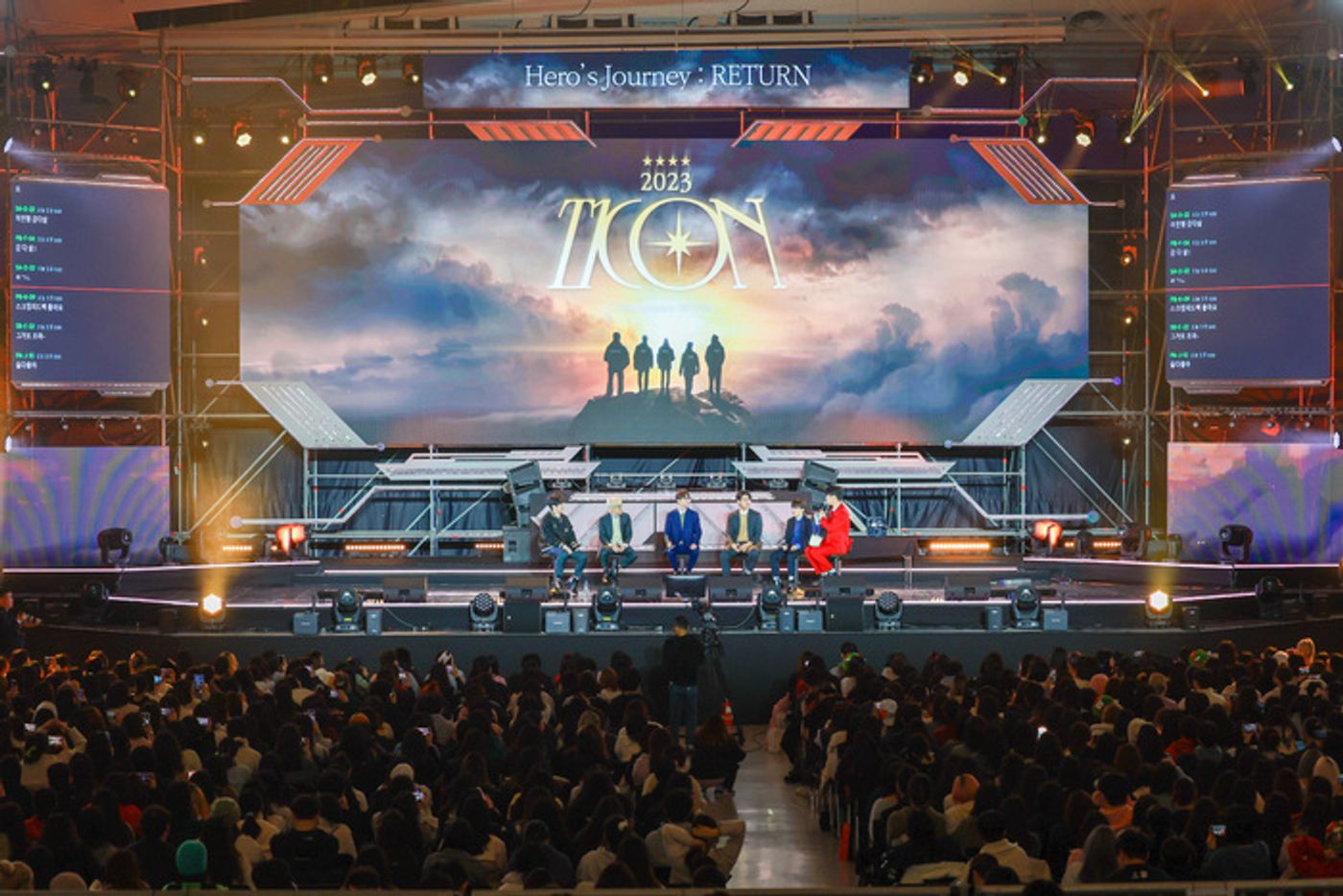 Photos: Jay Park, Chung Ha, and More Ring in the New Year at SEOULCon  Image