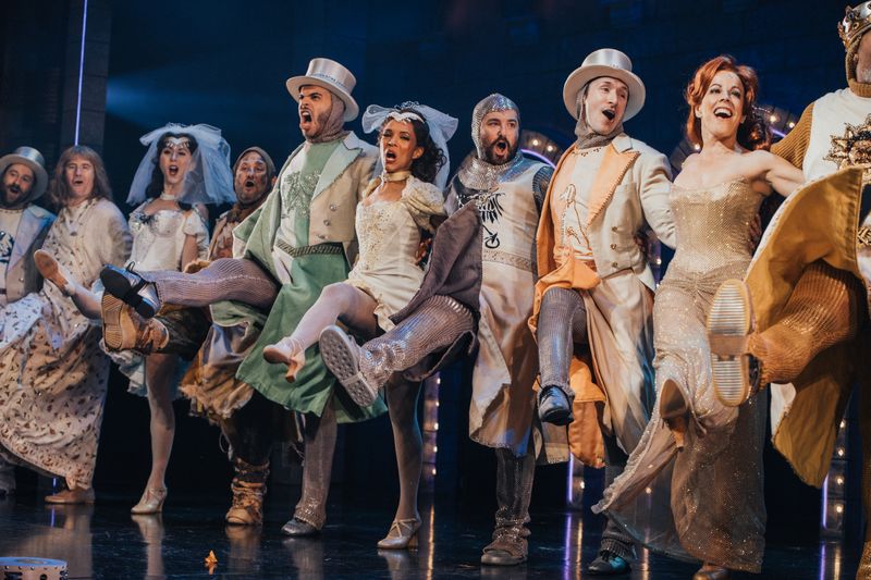 Photos: Alex Brightman Takes First Bows in SPAMALOT on Broadway — photo 1 of 9