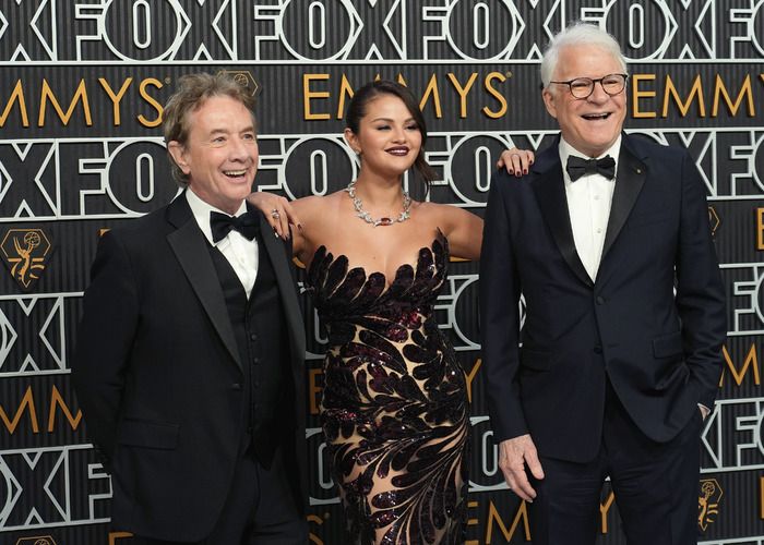 Photos: Inside the 75th Emmy Award With Niecy Nash-Betts, Jennifer Coolidge & More — photo 12 of 40