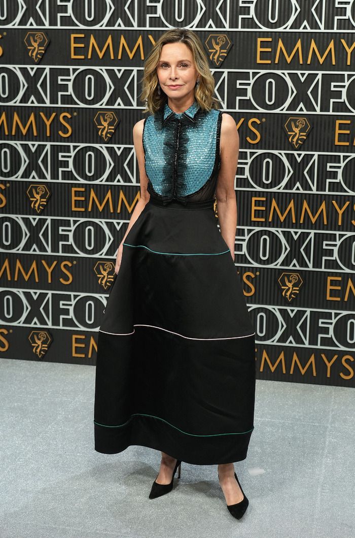 Photos: Inside the 75th Emmy Award With Niecy Nash-Betts, Jennifer Coolidge & More — photo 10 of 40