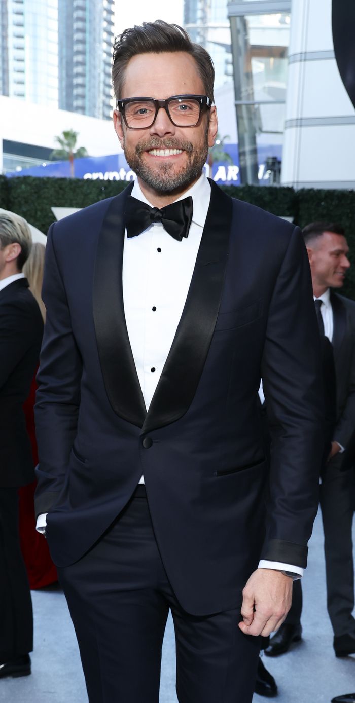 Photos: Inside the 75th Emmy Award With Niecy Nash-Betts, Jennifer Coolidge & More — photo 1 of 40