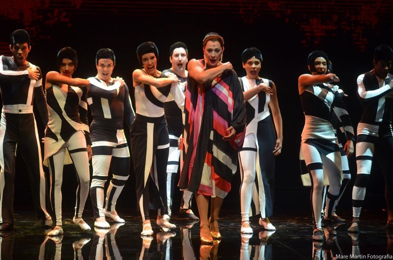 Brazilian Diva Claudia Raia Portrays Iconic Painter TARSILA DO AMARAL in a New Musical  Image