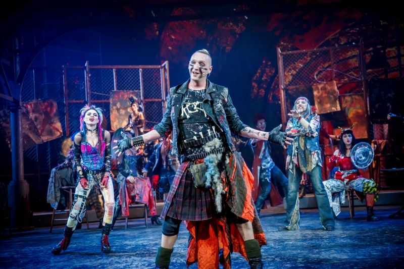 Review: WE WILL ROCK YOU at Roma Musical Theater  Image