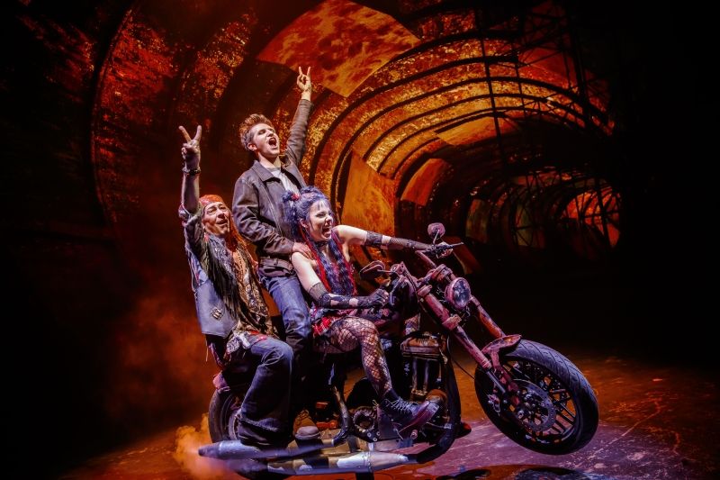 Review: WE WILL ROCK YOU at Roma Musical Theater  Image