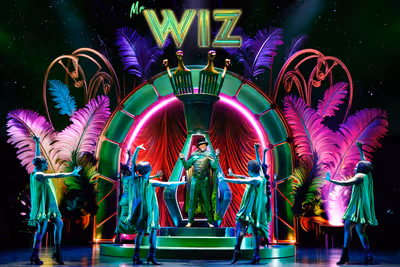 Wayne Brady and the Company of THE WIZ Photo