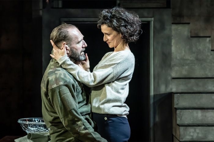 Photos: MACBETH Starring Ralph Fiennes & Indira Varma — photo 14 of 21