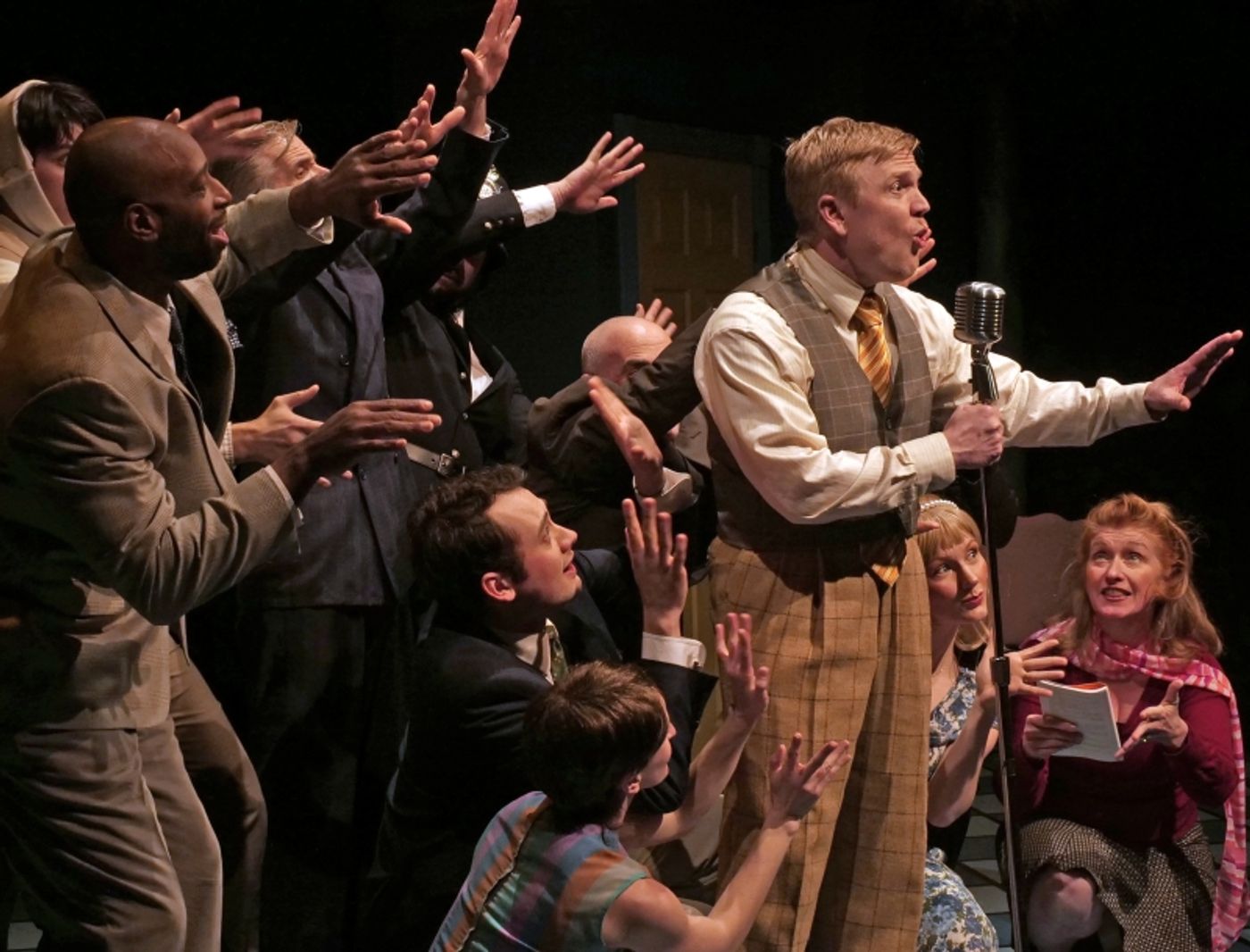Review: ONE MAN TWO GUVNORS at Good Theater  Image