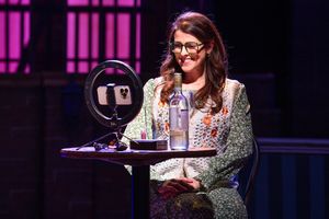 Lauren Weinberg @ BroadwayWorld Lauren Weinberg Photo