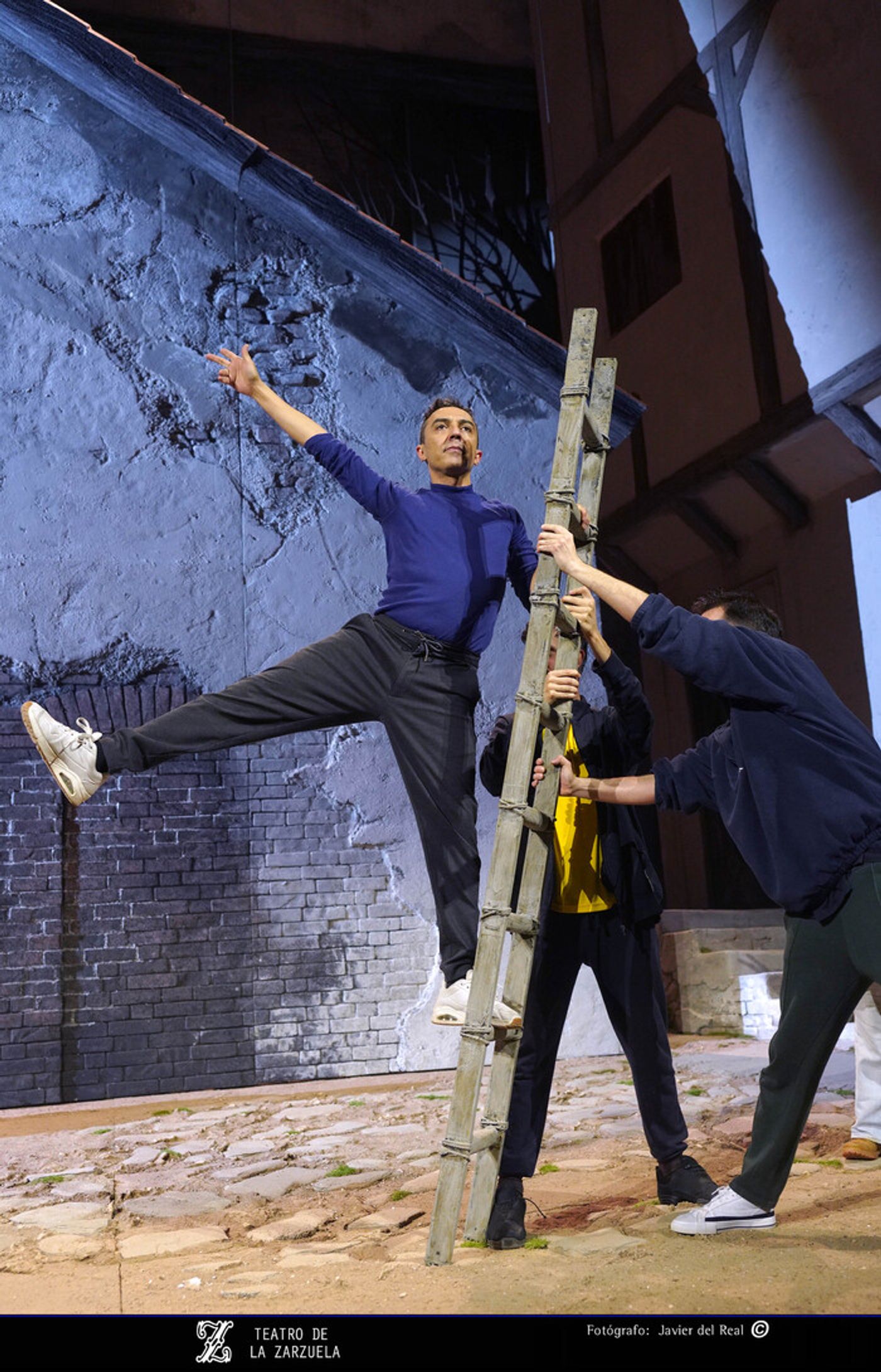 Hablamos con el equipo de LA ROSA DEL AZAFRÁN en el Teatro De La Zarzuela Hablamos con el equipo de LA ROSA DEL AZAFRÁN en el Teatro De La Zarzuela Image