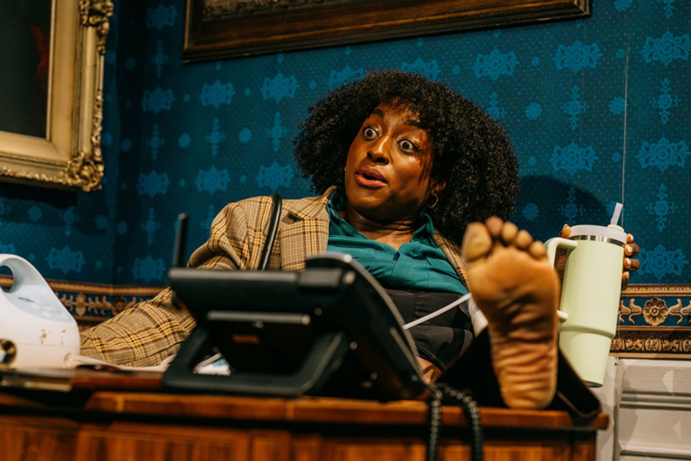 Photos: First Look at Alexandra Billings & More in POTUS at Geffen Playhouse  Image