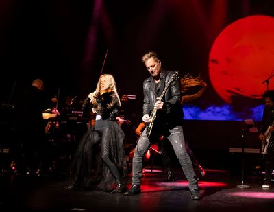 Violinist M ir ad Nesbitt and Guitarist Tony Bruno  Photo