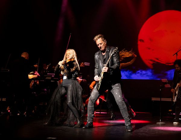 Violinist M ir ad Nesbitt and Guitarist Tony Bruno  Photo