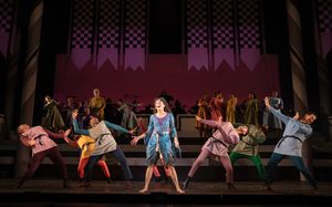 Sutton Foster and cast @ BroadwayWorld Sutton Foster and cast Photo