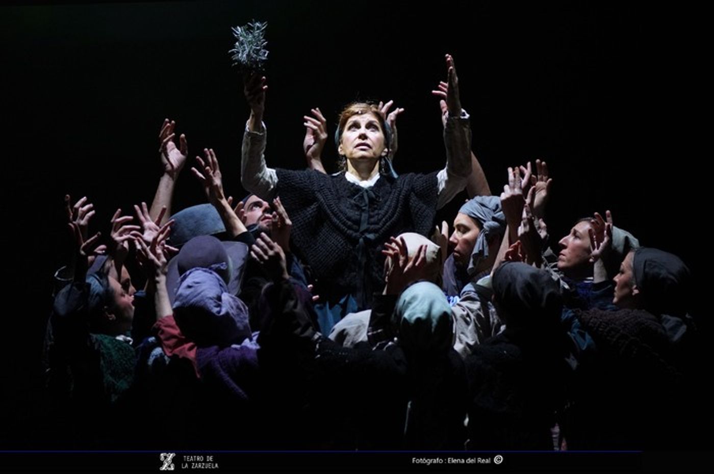 PHOTOS: No te pierdas las imágenes de LA ROSA DEL AZAFRÁN en el Teatro de la Zarzuela PHOTOS: No te pierdas las imágenes de LA ROSA DEL AZAFRÁN en el Teatro de la Zarzuela Image