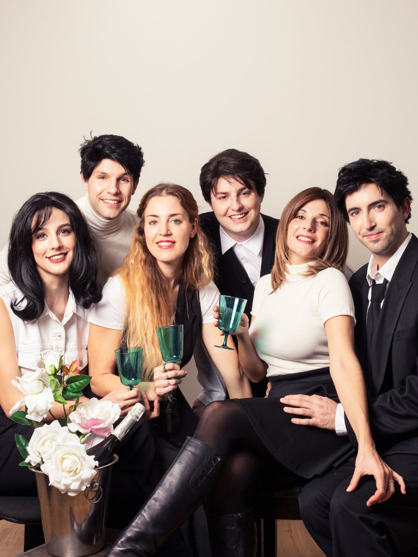 PHOTOS: Conoce al reparto de FRIENDS: THE MUSICAL PARODY PHOTOS: Conoce al reparto de FRIENDS: THE MUSICAL PARODY Image