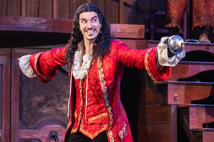 Photos/Video: First Look At The New PETER PAN National Tour! — photo 1 of 10
