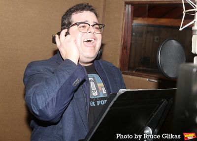 Josh Gad  Photo