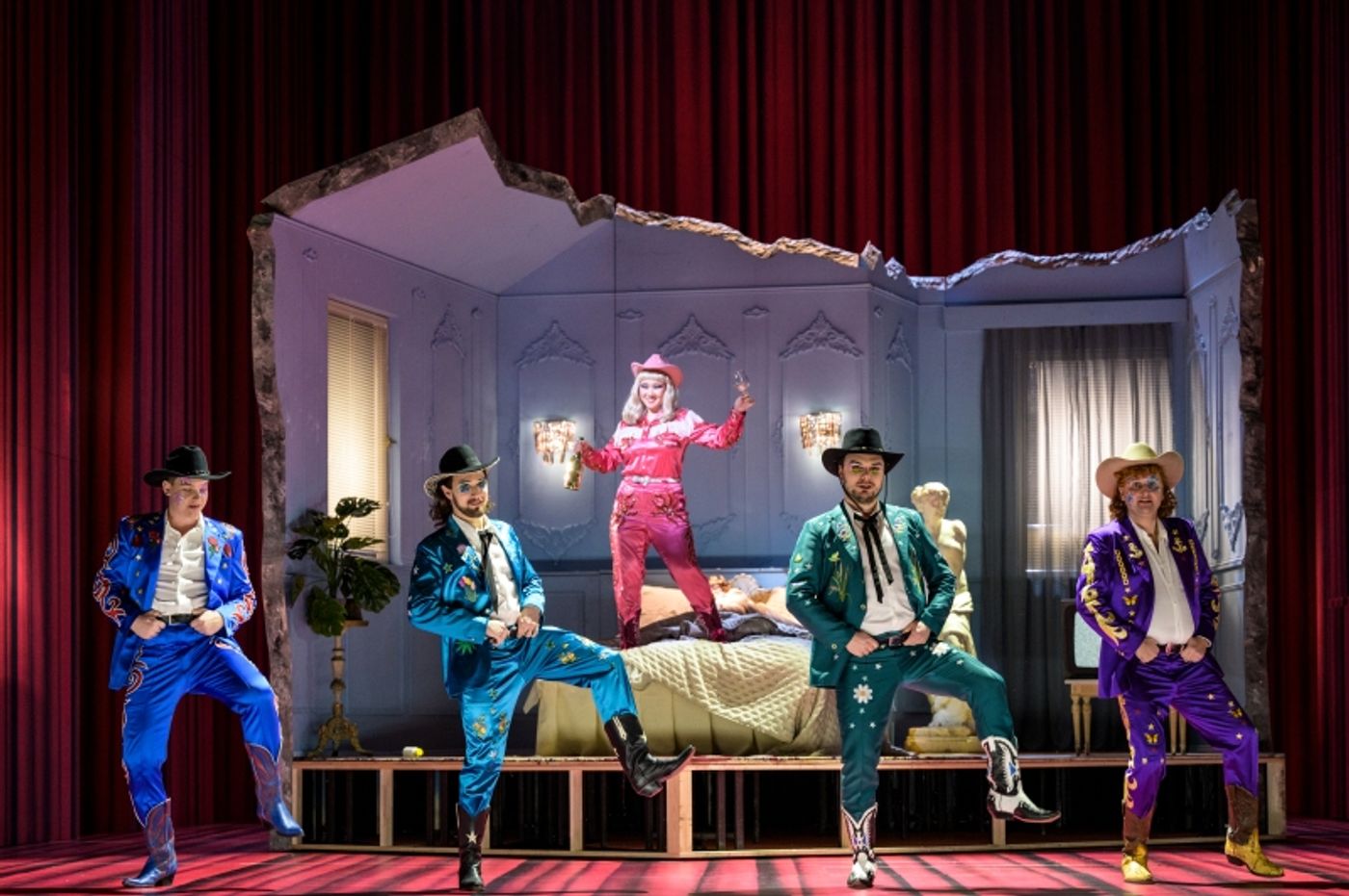 Review: ARIADNA NA NAXU ve Stavovském divadle  Image