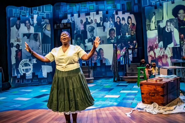 Photos: First Look at Greta Oglesby's HANDPRINTS At History Theatre  Image