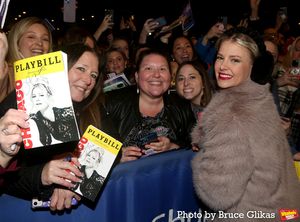 Ariana Madix and fans Photo