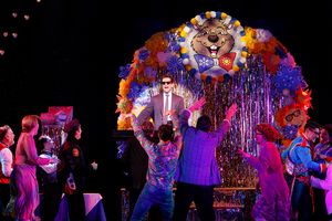 Andy Karl and the Australian company of Groundhog Day Photo