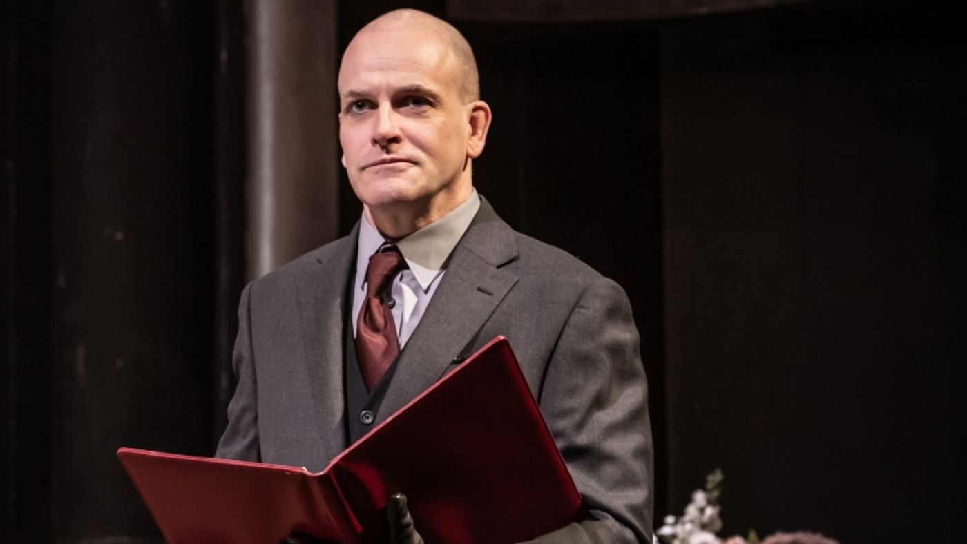 Review: A MIRROR, Trafalgar Theatre Review: A MIRROR, Trafalgar Theatre Image