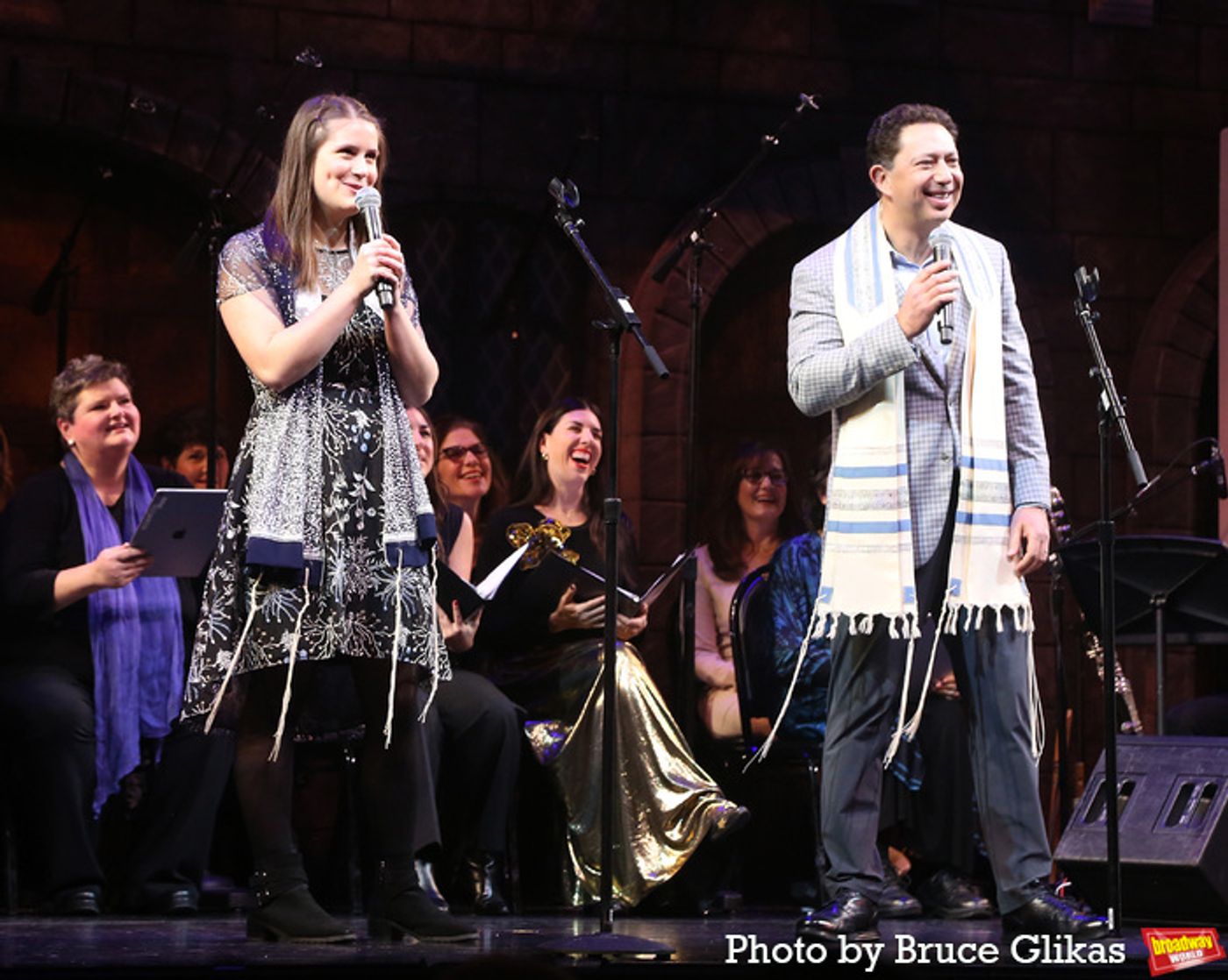 Photos: Debra Messing, Shoshana Bean, Tovah Feldshuh & More Celebrate SHABBAT ON BROADWAY  Image