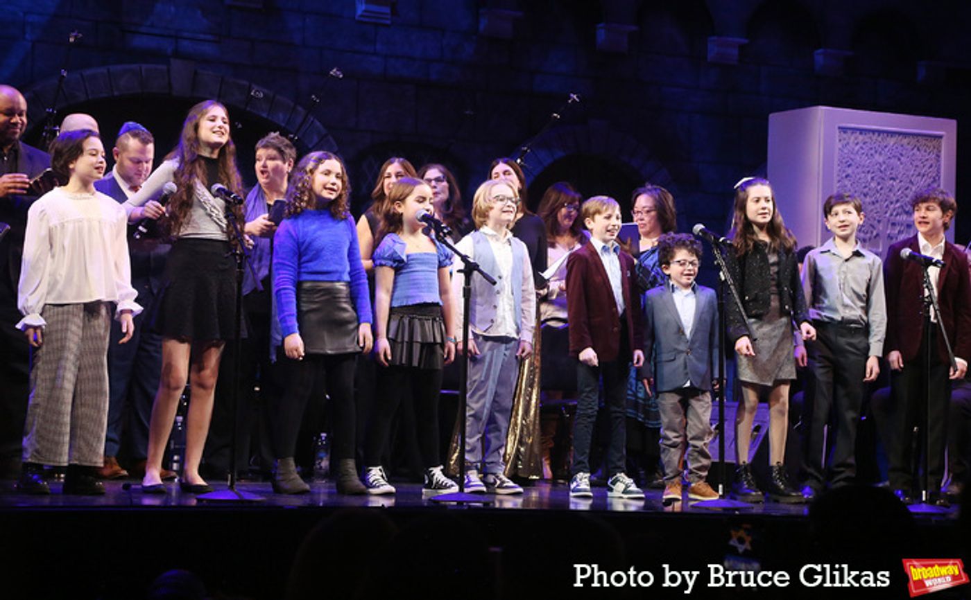 Photos: Debra Messing, Shoshana Bean, Tovah Feldshuh & More Celebrate SHABBAT ON BROADWAY  Image
