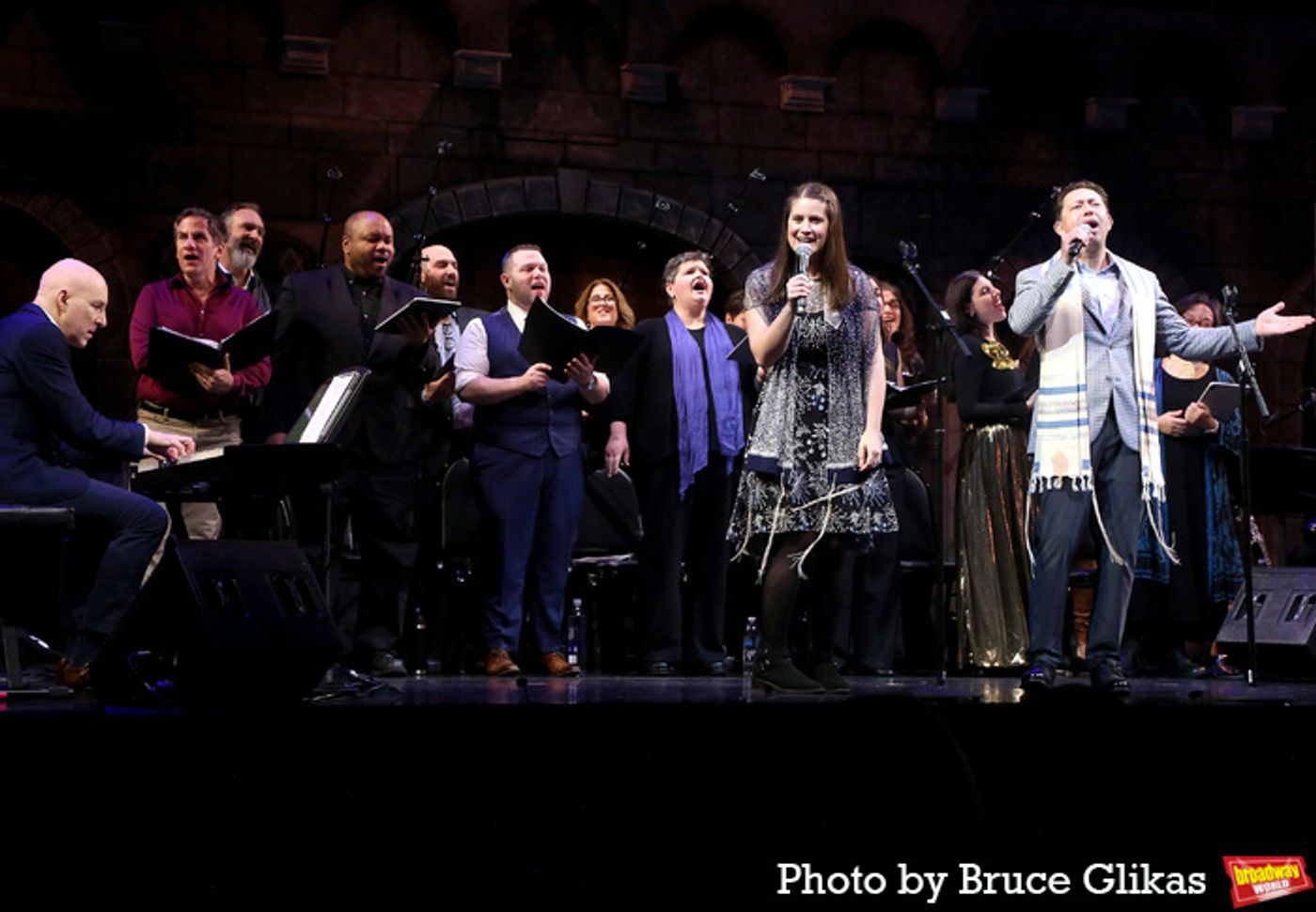 Photos: Debra Messing, Shoshana Bean, Tovah Feldshuh & More Celebrate SHABBAT ON BROADWAY  Image