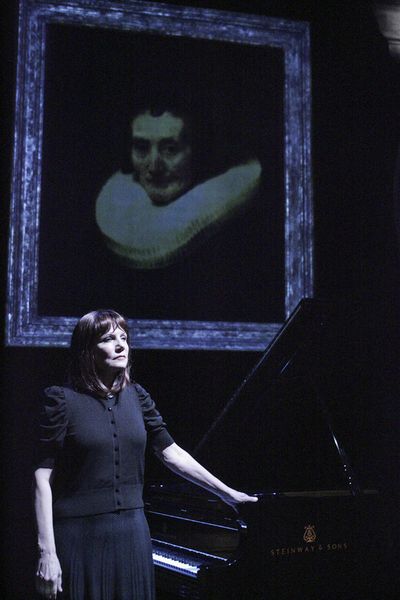Mona Golabek Photo