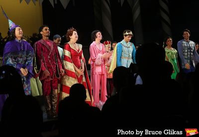 Francis Jue, Demarius Copes, Harriet Harris, Sutton Foster, Paul Kreppel, Michael Uri Photo