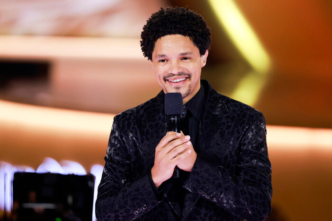 Photos: Inside the GRAMMYs With Taylor Swift, Miley Cyrus, Beyoncé & More  Image