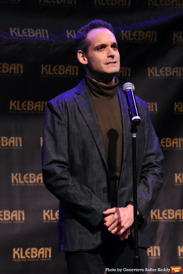 Jonathan Raviv Photo