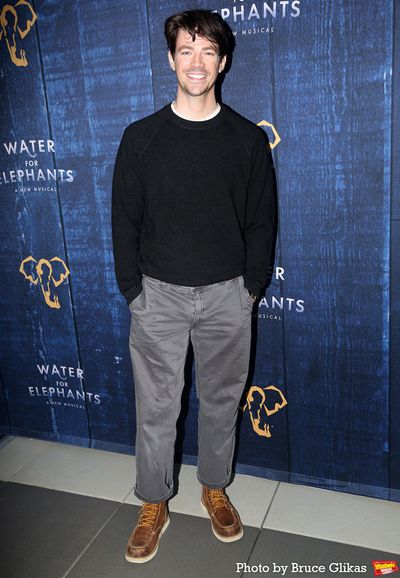 Grant Gustin  Photo