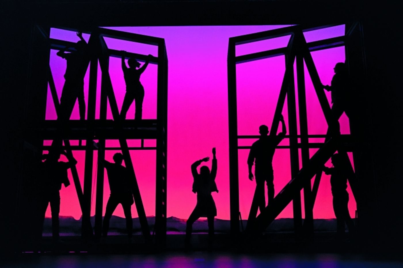 Review: FOOTLOOSE THE MUSICAL at Stadthalle Wien  Image