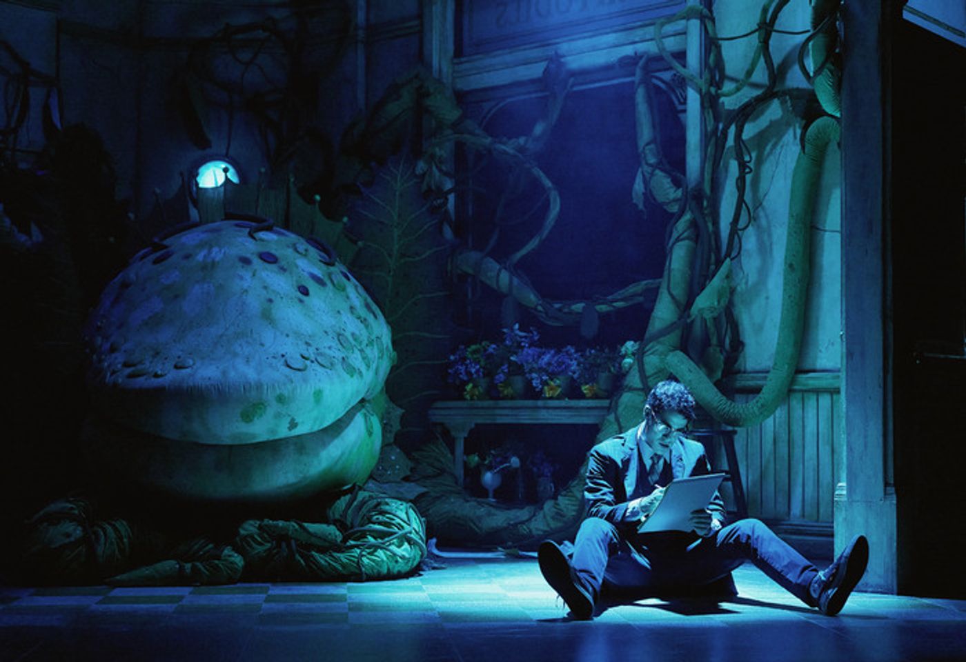 Photos: First Look at Darren Criss & Evan Rachel Wood in LITTLE SHOP OF HORRORS  Image