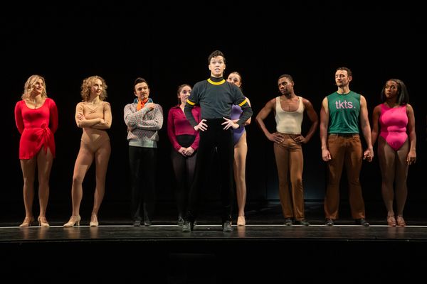 Brett Rawlings and the cast Photo