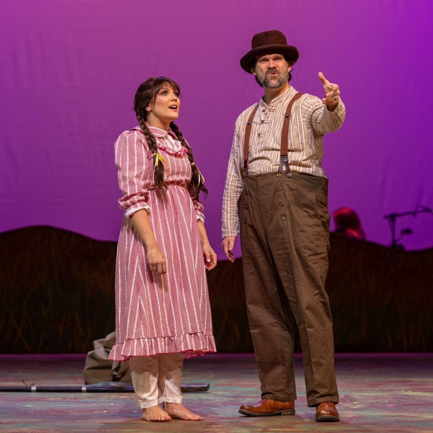 Review: LITTLE HOUSE ON THE PRAIRIE at Lakeshore Players.  Image