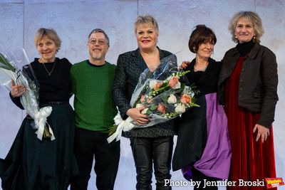 Selina Cadell, Mark Izzard, Eddie Izzard, Didi Hopkins, Eliza Thompson Photo