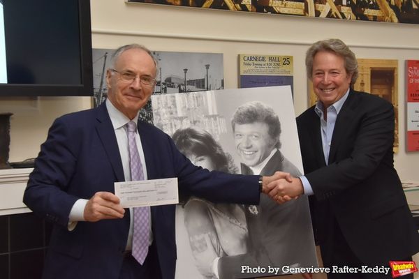 David Lawrence presents Clive Gillinson with and endowment gift from The Lawrence Fam Photo