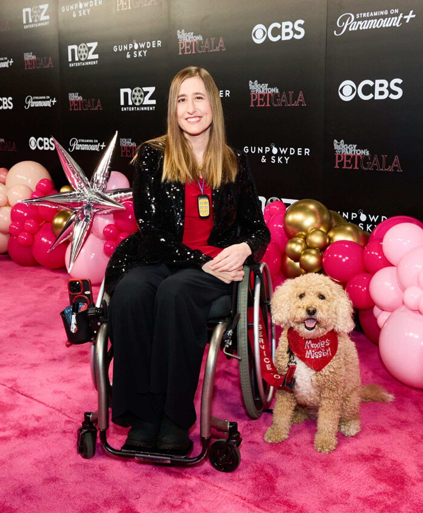 Photos: First Look at DOLLY PARTON'S PET GALA on CBS With Jane Lynch, Iain Armitage & More  Image