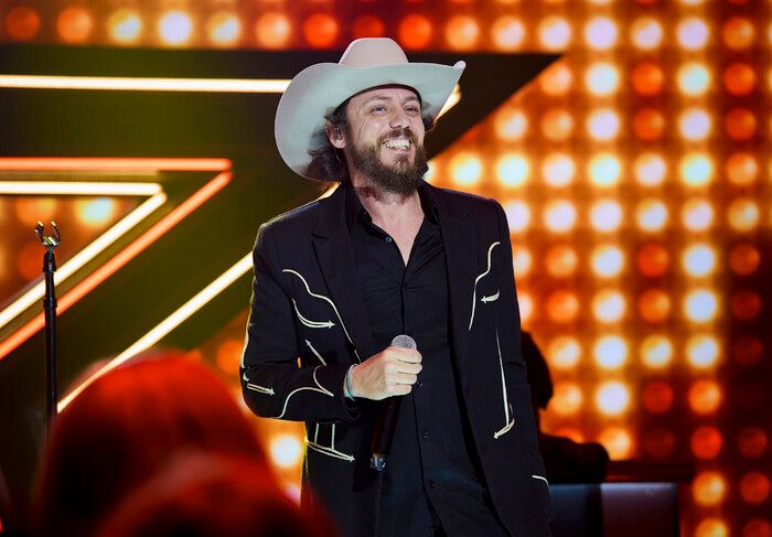 Photos: First Look at DOLLY PARTON'S PET GALA on CBS With Jane Lynch, Iain Armitage & More — photo 9 of 20
