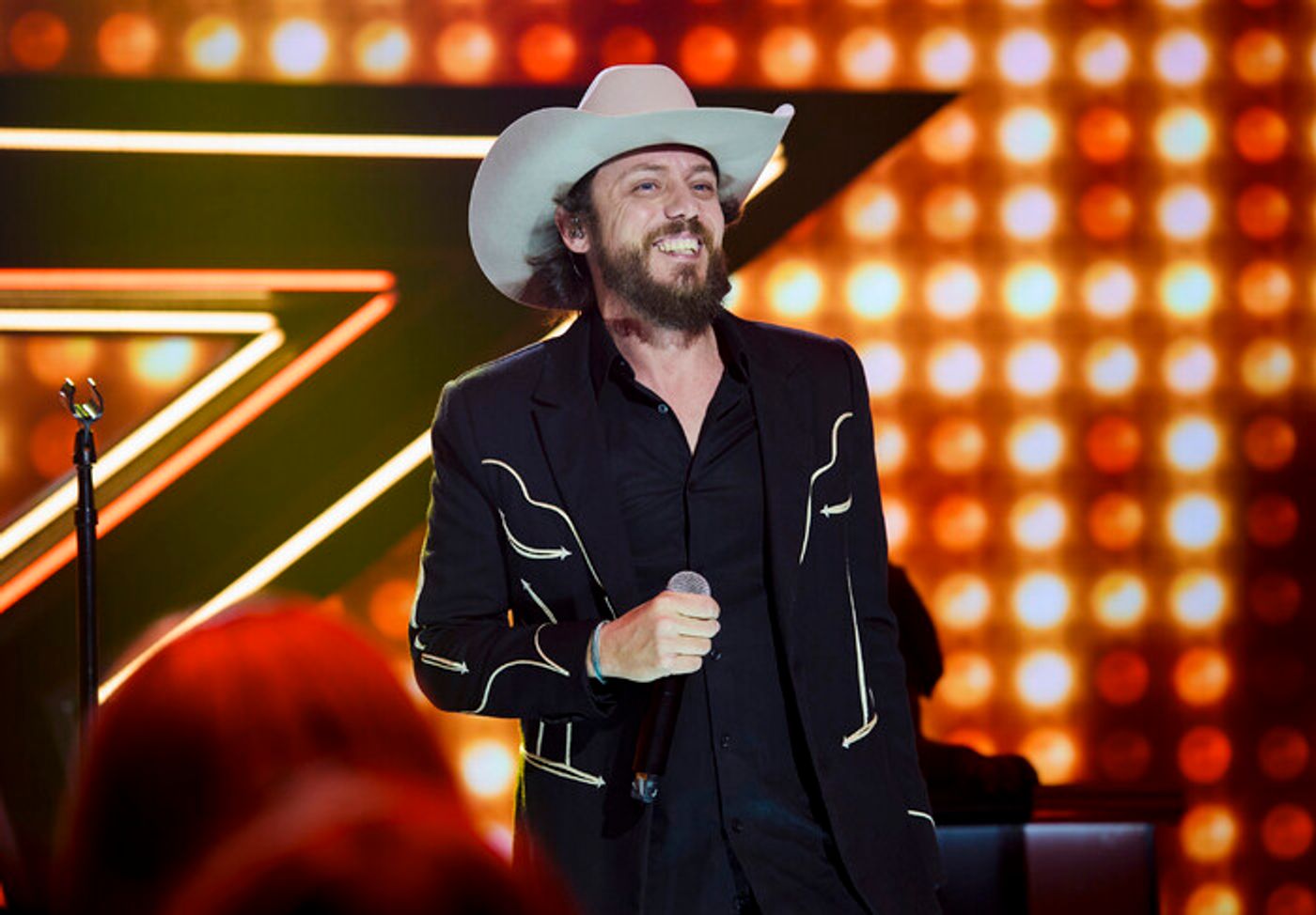 Photos: First Look at DOLLY PARTON'S PET GALA on CBS With Jane Lynch, Iain Armitage & More  Image