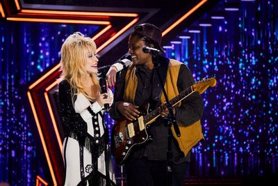Dolly Parton and Joy Oladokun  Photo