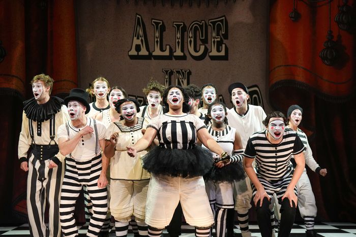 Photos: First Look at Children's Theatre Company's ALICE IN WONDERLAND — photo 2 of 54