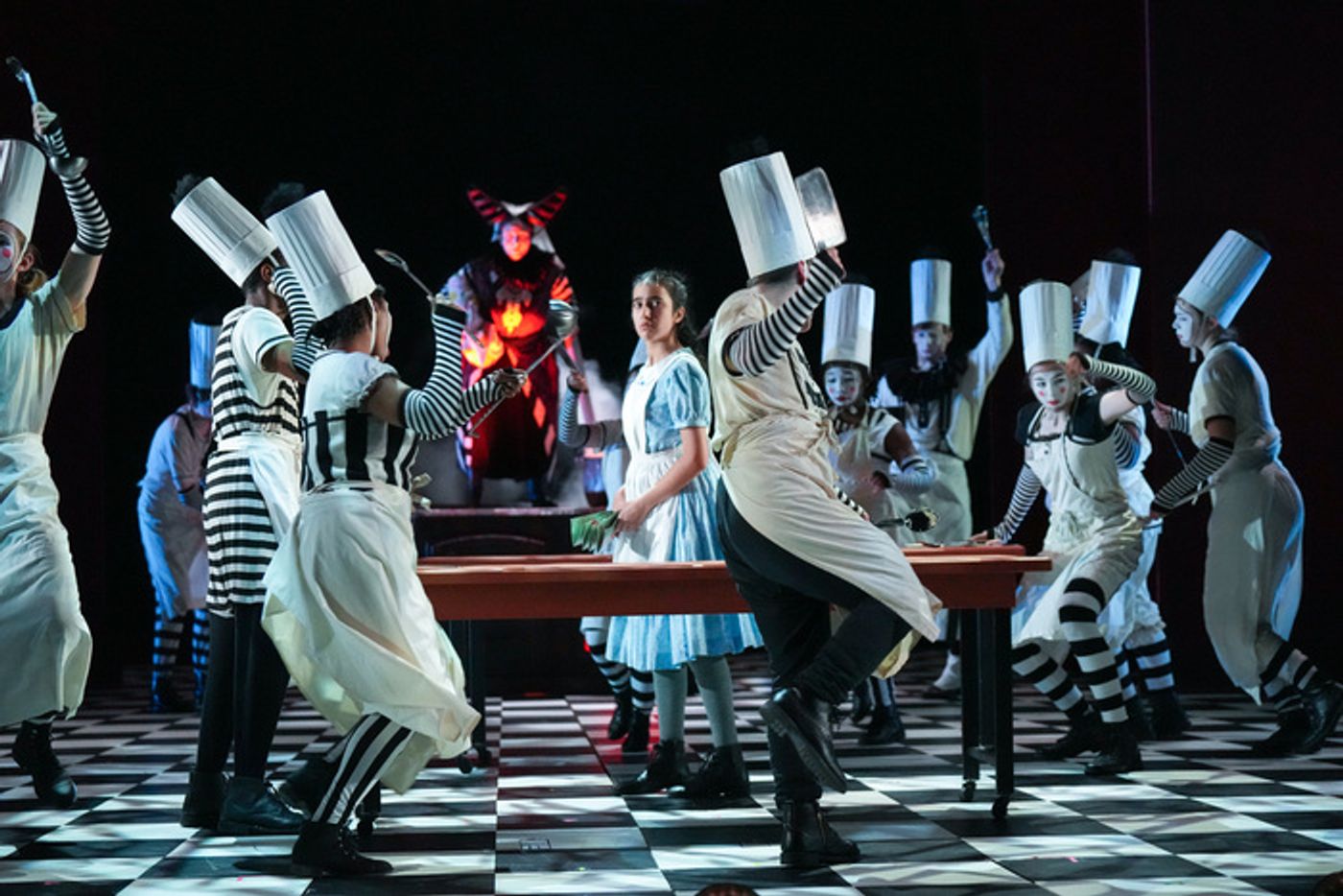 Photos: First Look at Children's Theatre Company's ALICE IN WONDERLAND  Image