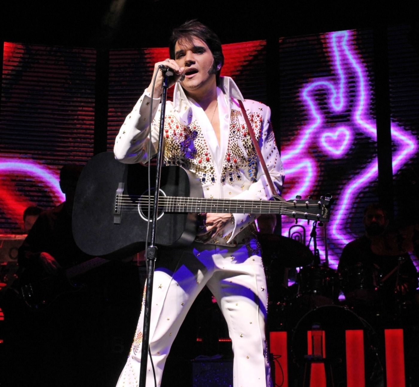 Review: ALOHA FROM VEGAS at New Theatre & Restaurant  Image