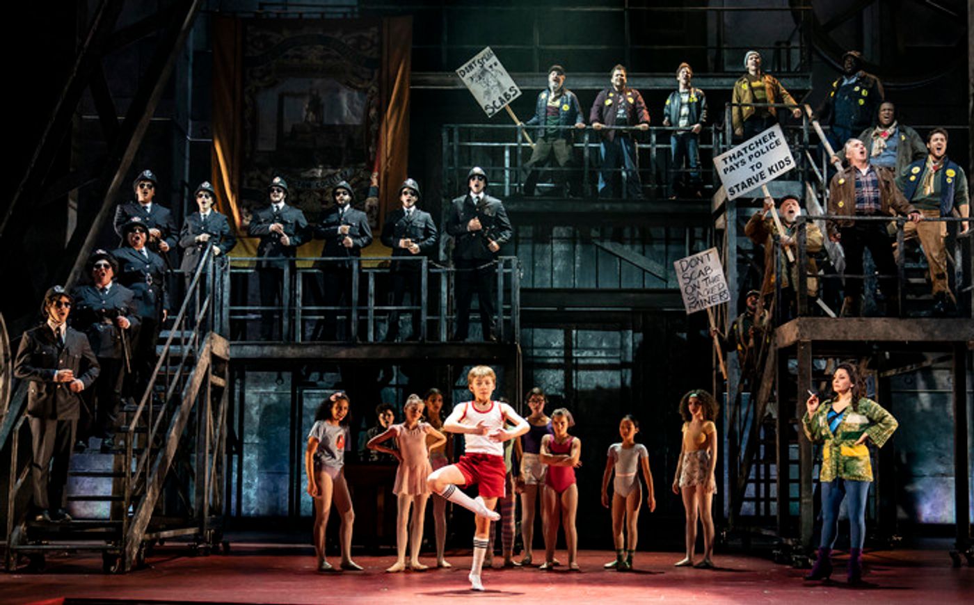 Photos: First Look at BILLY ELLIOT at Paramount Theatre  Image