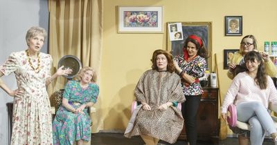 Catherine Rahm, Michelle Selin, Elizabeth Summerer, Amy Coles, Grady Hicks, and Jahna Photo